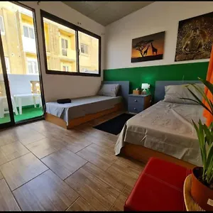 Room 6- Private Room With Private Terrace, Private Bathroom, Ac And Wifi Sliema